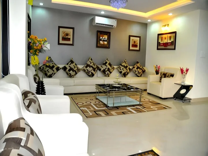 Бхопал: The Bhopal Grande Apartment