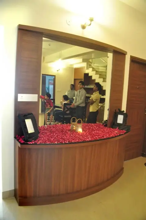 Бхопал: The Bhopal Grande Apartment
