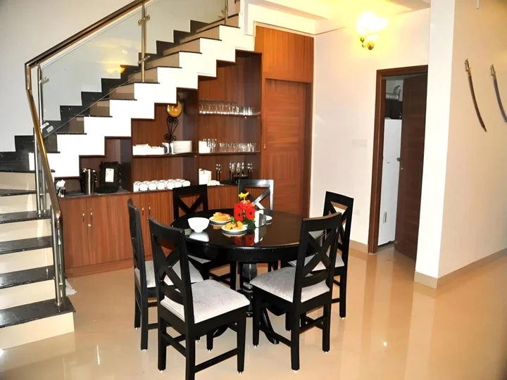 Бхопал: The Bhopal Grande Apartment