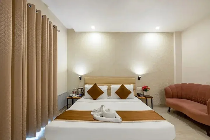Гуруграм: Aadat Hotel Subhash Chowk Gurgaon