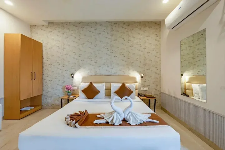 Гуруграм: Aadat Hotel Subhash Chowk Gurgaon