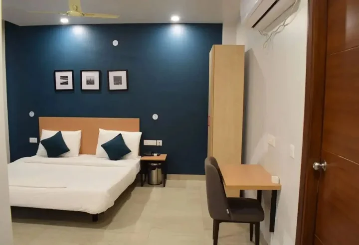 Гуруграм: Aadat Hotel Subhash Chowk Gurgaon