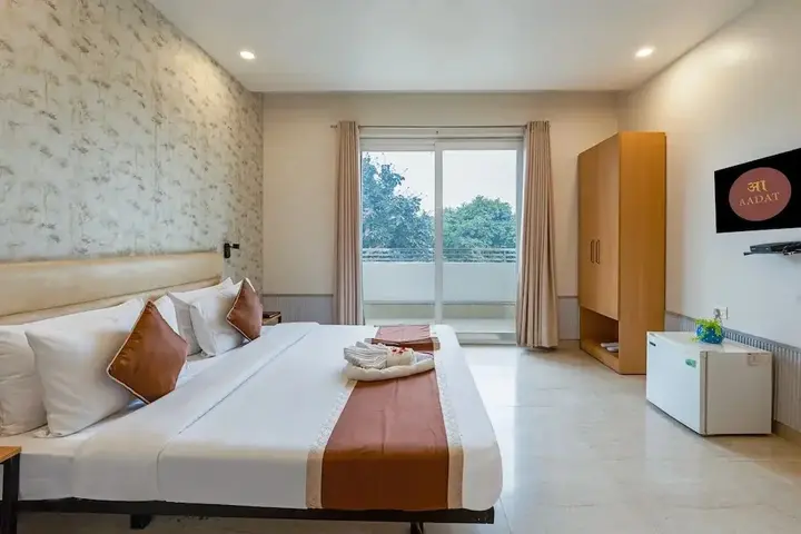 Гуруграм: Aadat Hotel Subhash Chowk Gurgaon