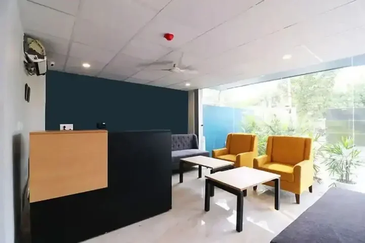 Гуруграм: Aadat Hotel Subhash Chowk Gurgaon