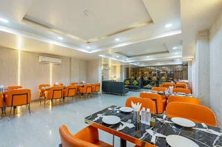 Гуруграм: Aadat Hotel Subhash Chowk Gurgaon