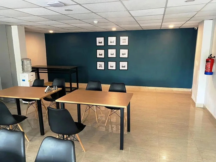 Гуруграм: Aadat Hotel Subhash Chowk Gurgaon