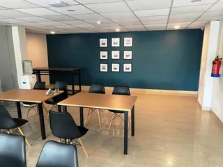 Гуруграм: Aadat Hotel Subhash Chowk Gurgaon