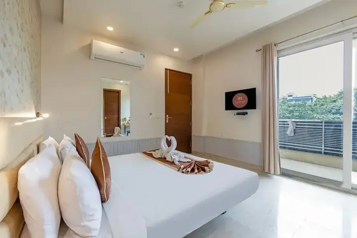Гуруграм: Aadat Hotel Subhash Chowk Gurgaon
