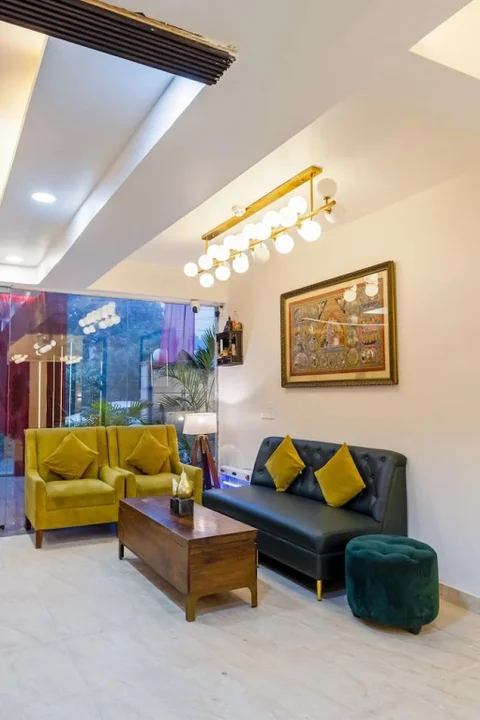 Гуруграм: Aadat Hotel Subhash Chowk Gurgaon
