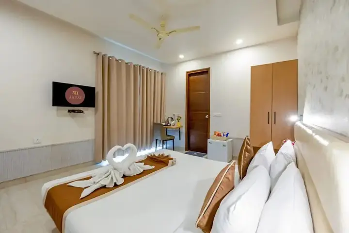 Гуруграм: Aadat Hotel Subhash Chowk Gurgaon