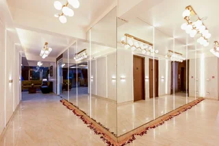 Гуруграм: Aadat Hotel Subhash Chowk Gurgaon