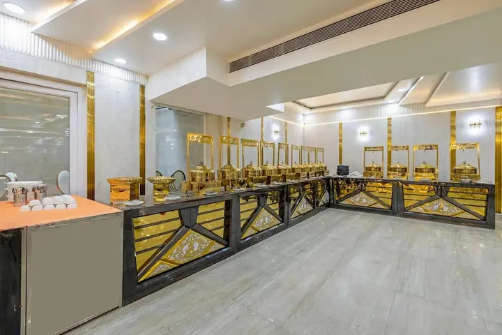 Гуруграм: Aadat Hotel Subhash Chowk Gurgaon