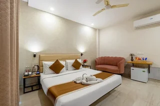 Гуруграм: Aadat Hotel Subhash Chowk Gurgaon