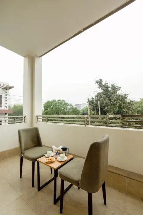 Гуруграм: Aadat Hotel Subhash Chowk Gurgaon