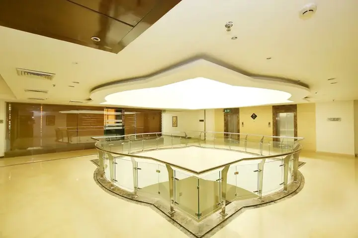 Бадди: Capital O 4004 I-Square