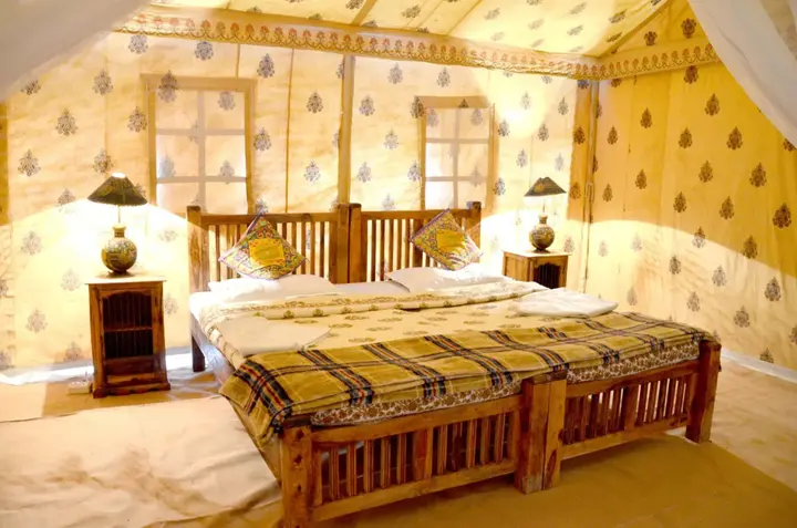 Каной: The Chirag Desert Camp Sam Sand Dunes
