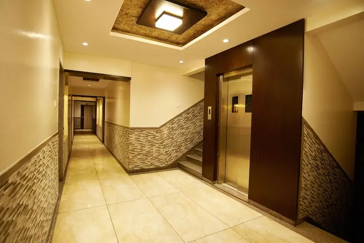 Ширди: Hotel KBS Grand