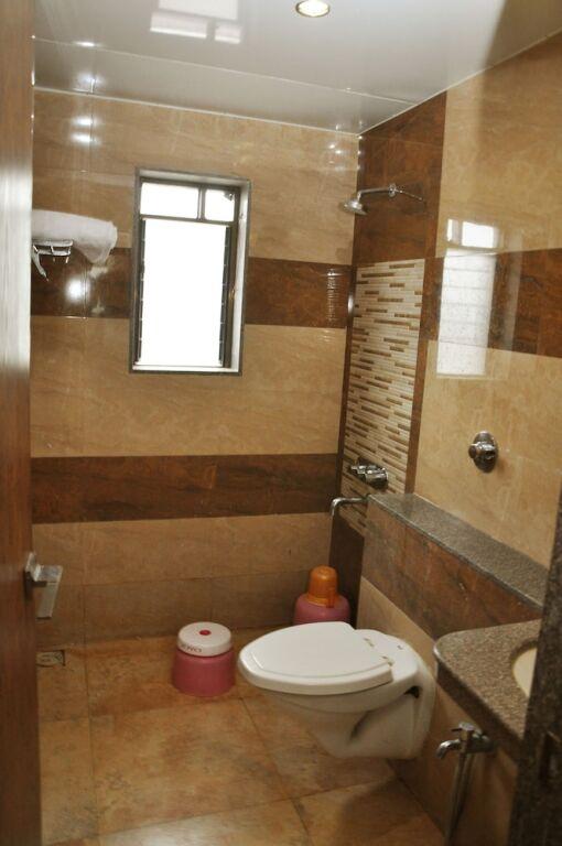 Ширди: Hotel KBS Grand