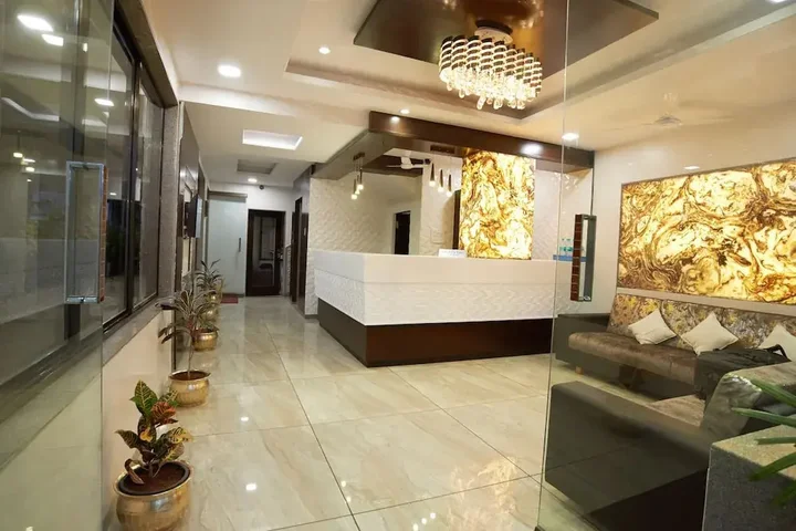 Ширди: Hotel KBS Grand