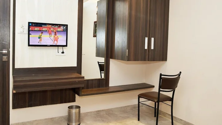 Ширди: Hotel KBS Grand