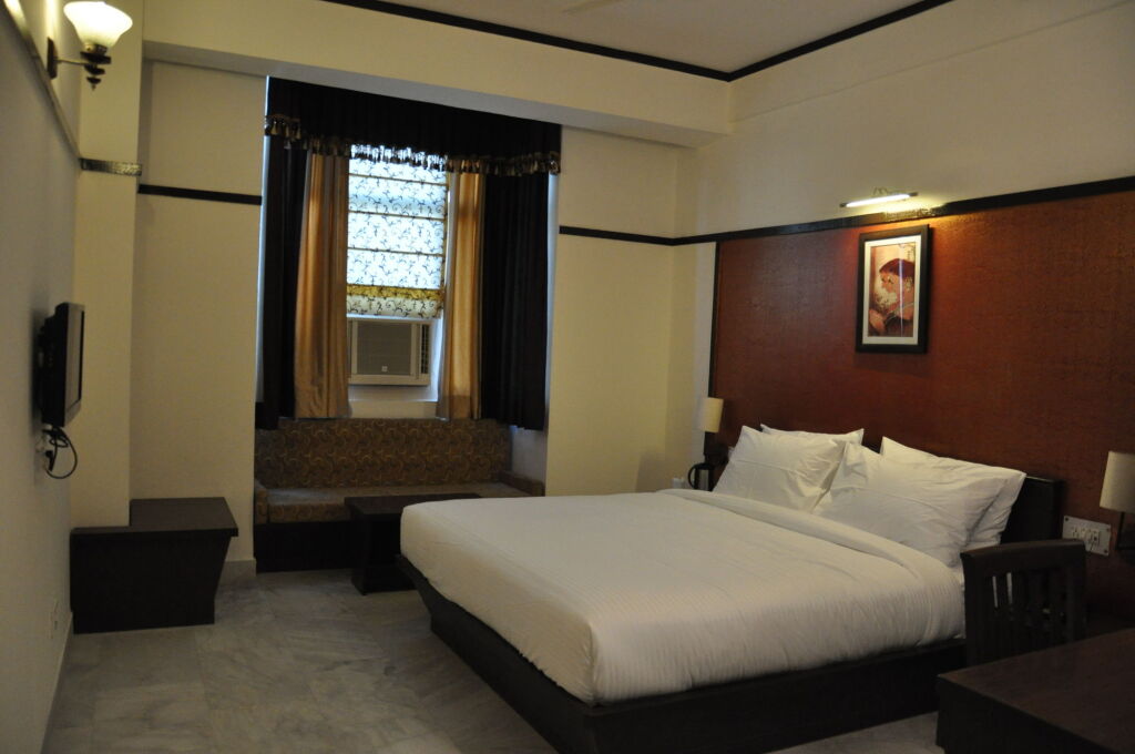 Газиабад: Hotel Krishna Sagar NH24