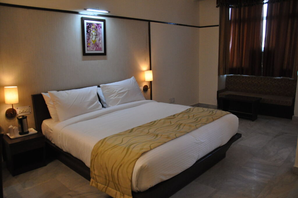 Газиабад: Hotel Krishna Sagar NH24
