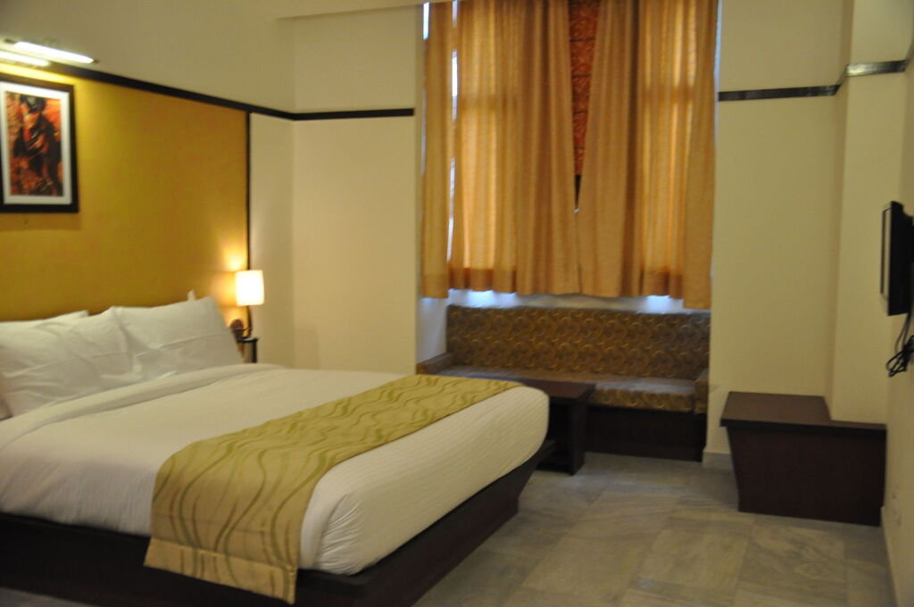 Газиабад: Hotel Krishna Sagar NH24