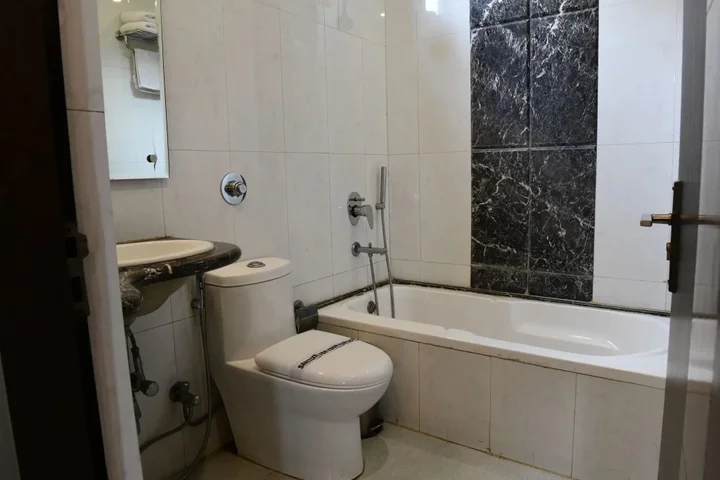 Праяградж: Hotel Ravisha Continental