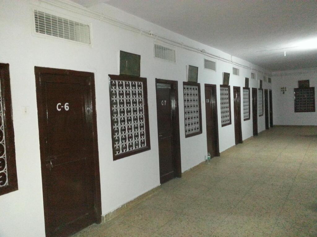 Праяградж: Raj Hotel
