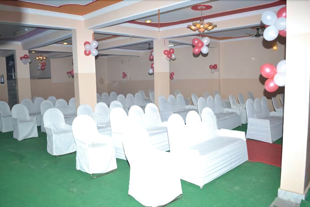 Агра: Hotel Om Sai Palace