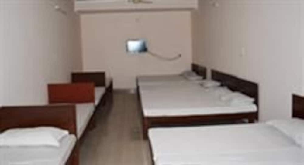 Агра: Hotel Om Sai Palace