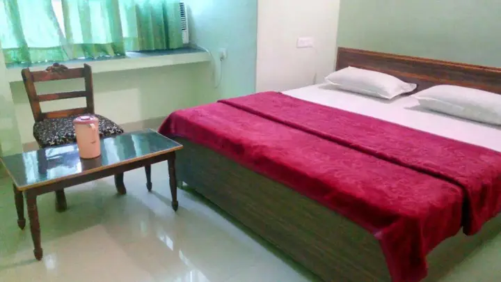 Сарнатх: Raj Shanti Guest House Sarnath