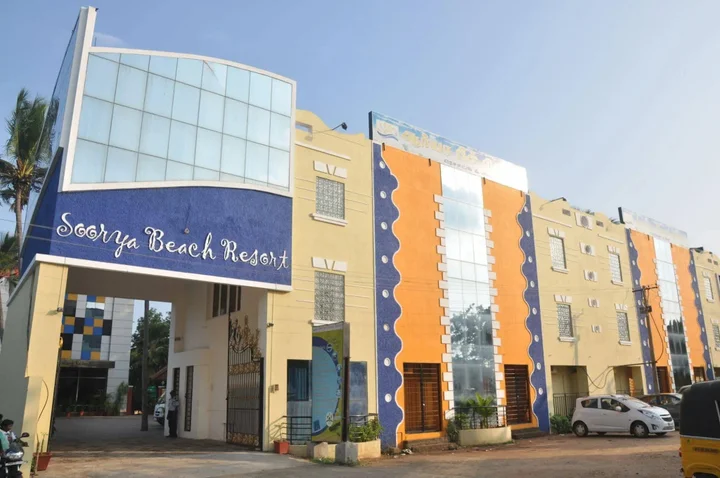 Калапет: Soorya Beach Resort