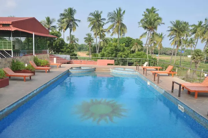 Калапет: Soorya Beach Resort