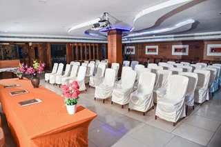Висакхапатнам: FabHotel RR Grand Daba Garden
