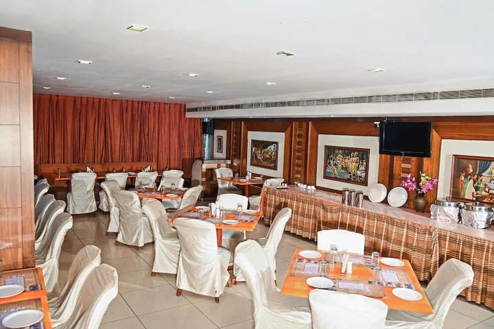Висакхапатнам: FabHotel RR Grand Daba Garden