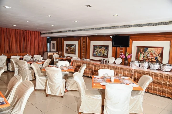 Висакхапатнам: FabHotel RR Grand Daba Garden
