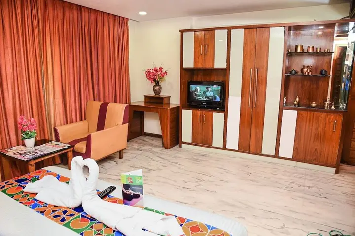 Висакхапатнам: FabHotel RR Grand Daba Garden