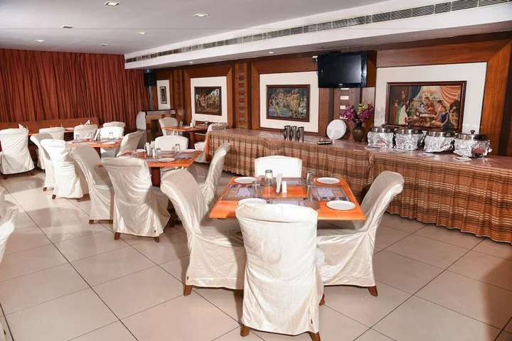 Висакхапатнам: FabHotel RR Grand Daba Garden