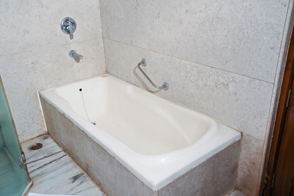 Висакхапатнам: FabHotel RR Grand Daba Garden