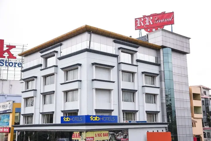 Висакхапатнам: FabHotel RR Grand Daba Garden