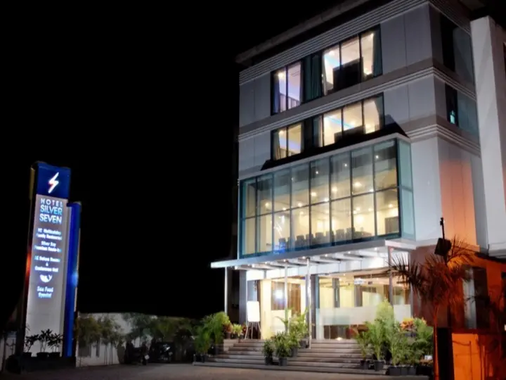 Пимпри-Чинчвад: Hotel Silver Seven