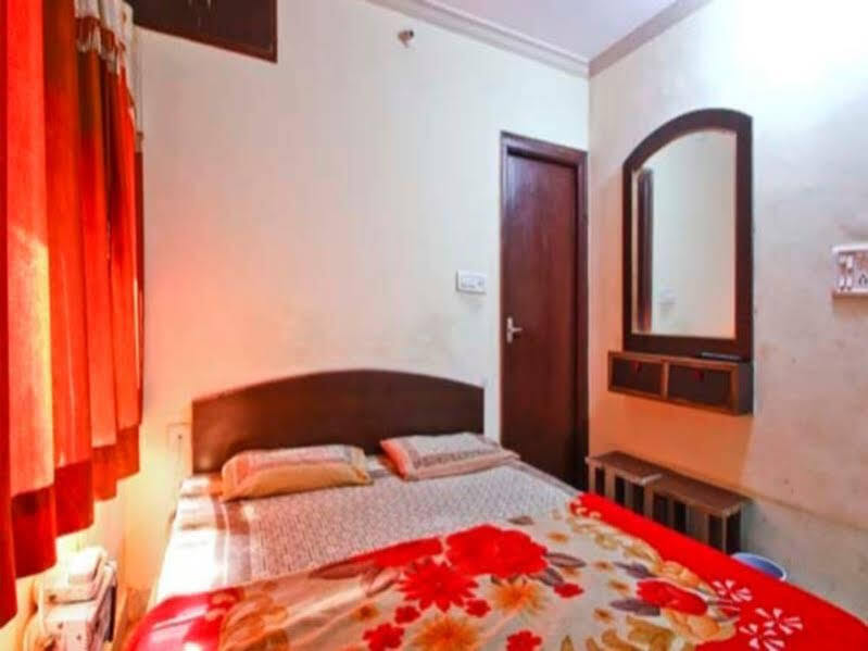 Hotel Vanshika Palace — фото 1