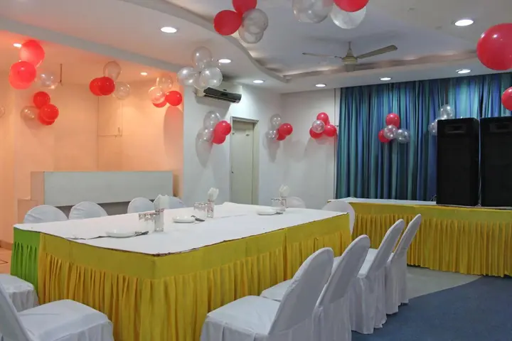 Барейлли: OYO Flagship 4137 Resort Sita Kiran