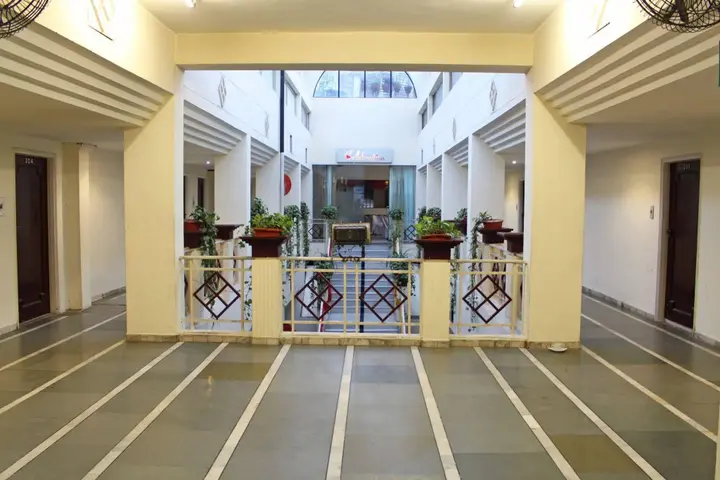 Барейлли: OYO Flagship 4137 Resort Sita Kiran