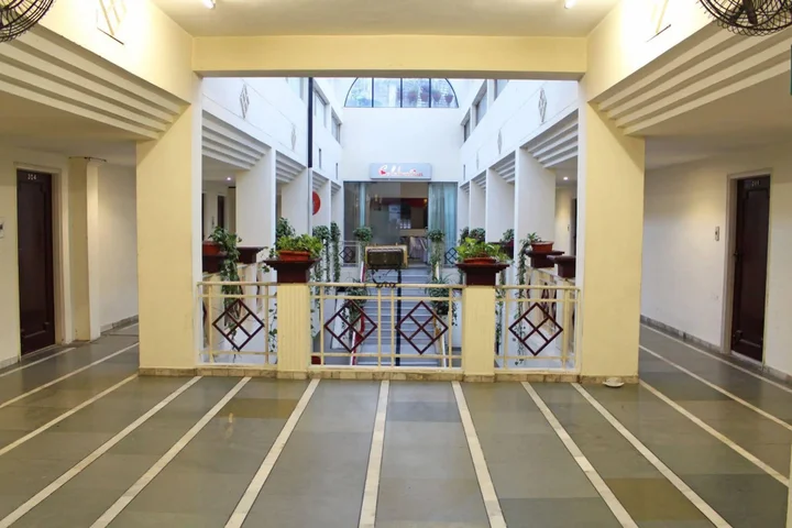 Барейлли: OYO Flagship 4137 Resort Sita Kiran
