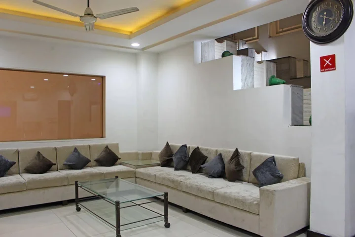 Барейлли: OYO Flagship 4137 Resort Sita Kiran