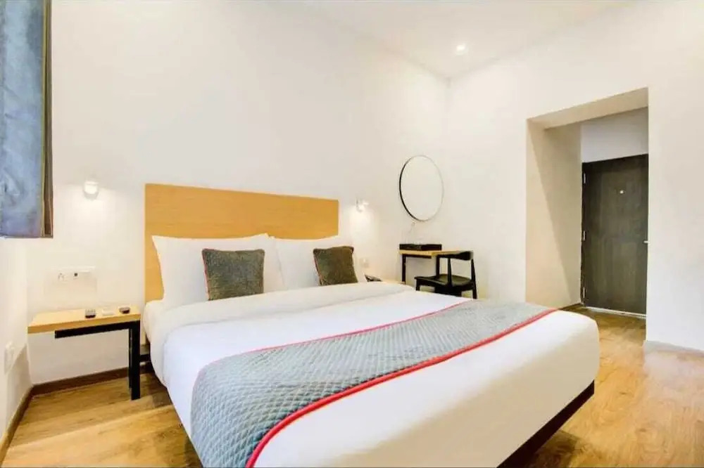 Праяградж: Hotel Vivek
