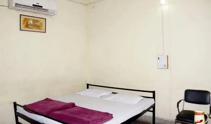 Праяградж: Ankur Guest House