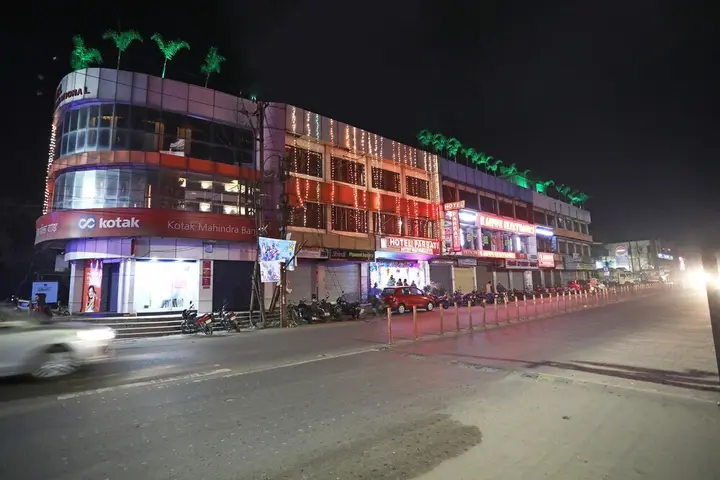 Асансол: Hotel Parbati International